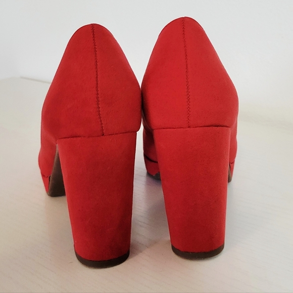 Naturalizer Red Women's Pumps - Picture 6 of 11